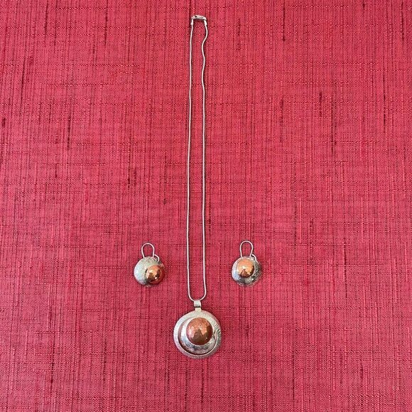 Jessie Senecal Handmade Sterling Sliver "Copper Circles" Necklace and Earrings - Picture 4 of 4